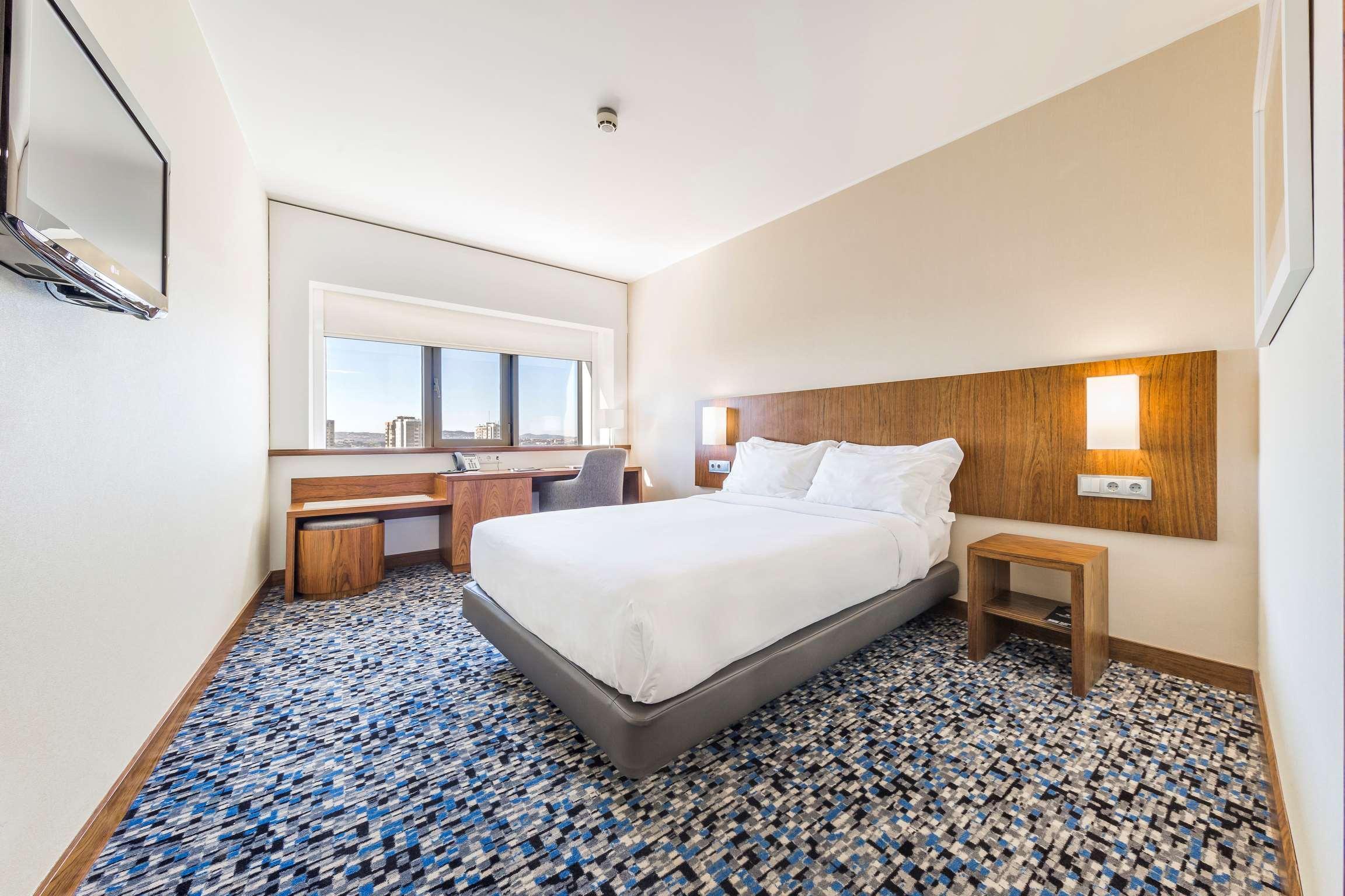 Ramada By Wyndham Lisbon Hotel Bagian luar foto