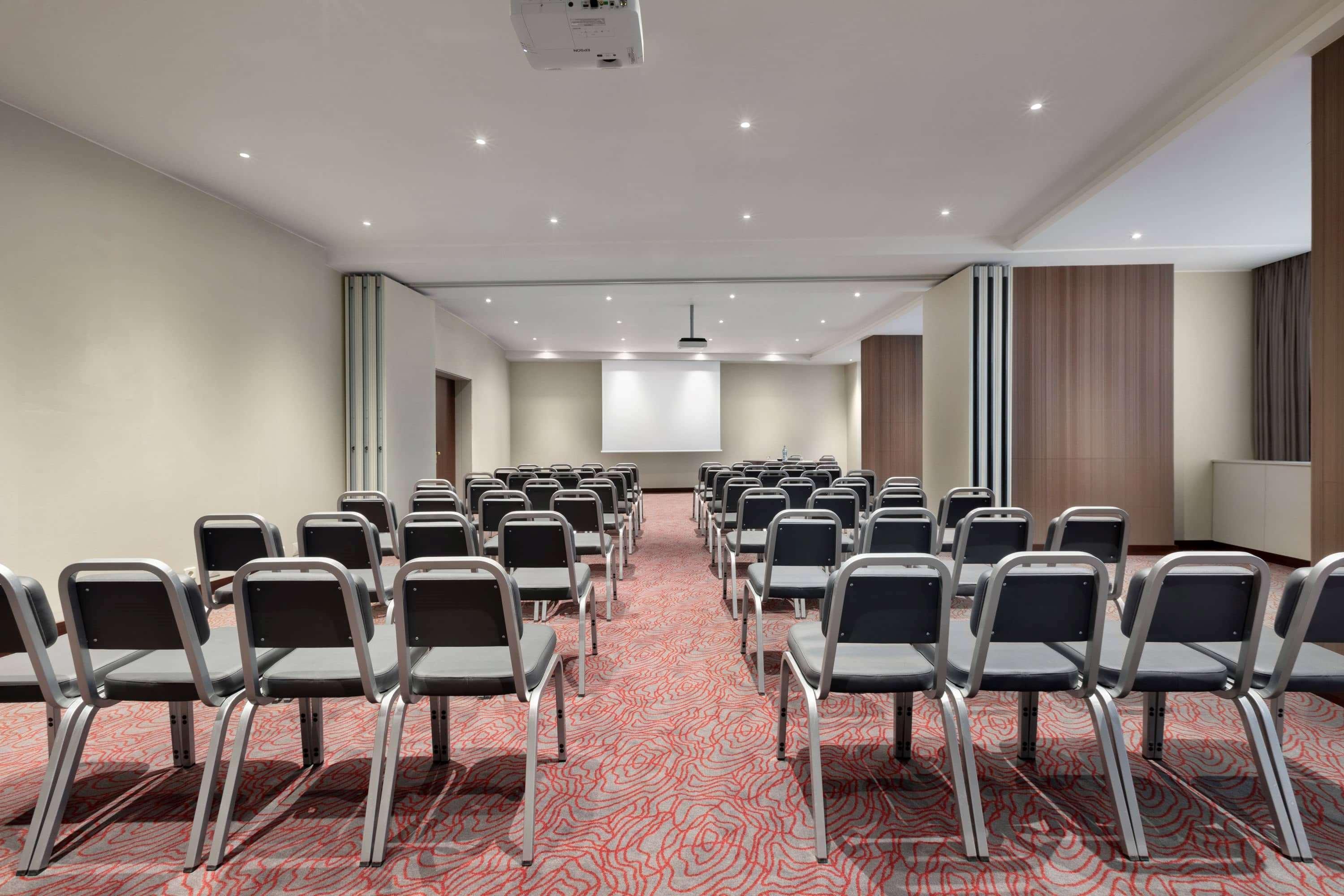 Ramada By Wyndham Lisbon Hotel Bagian luar foto