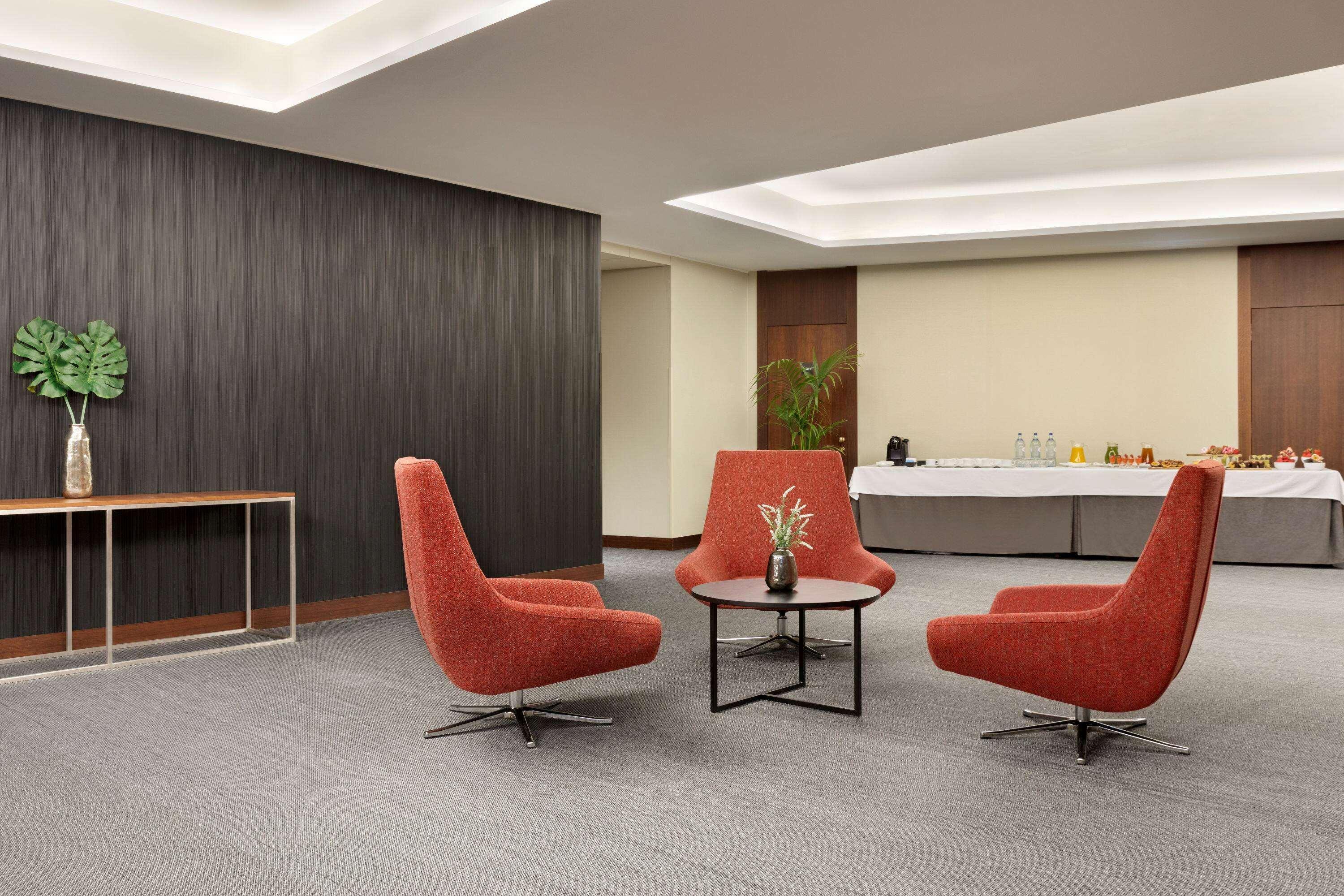 Ramada By Wyndham Lisbon Hotel Bagian luar foto