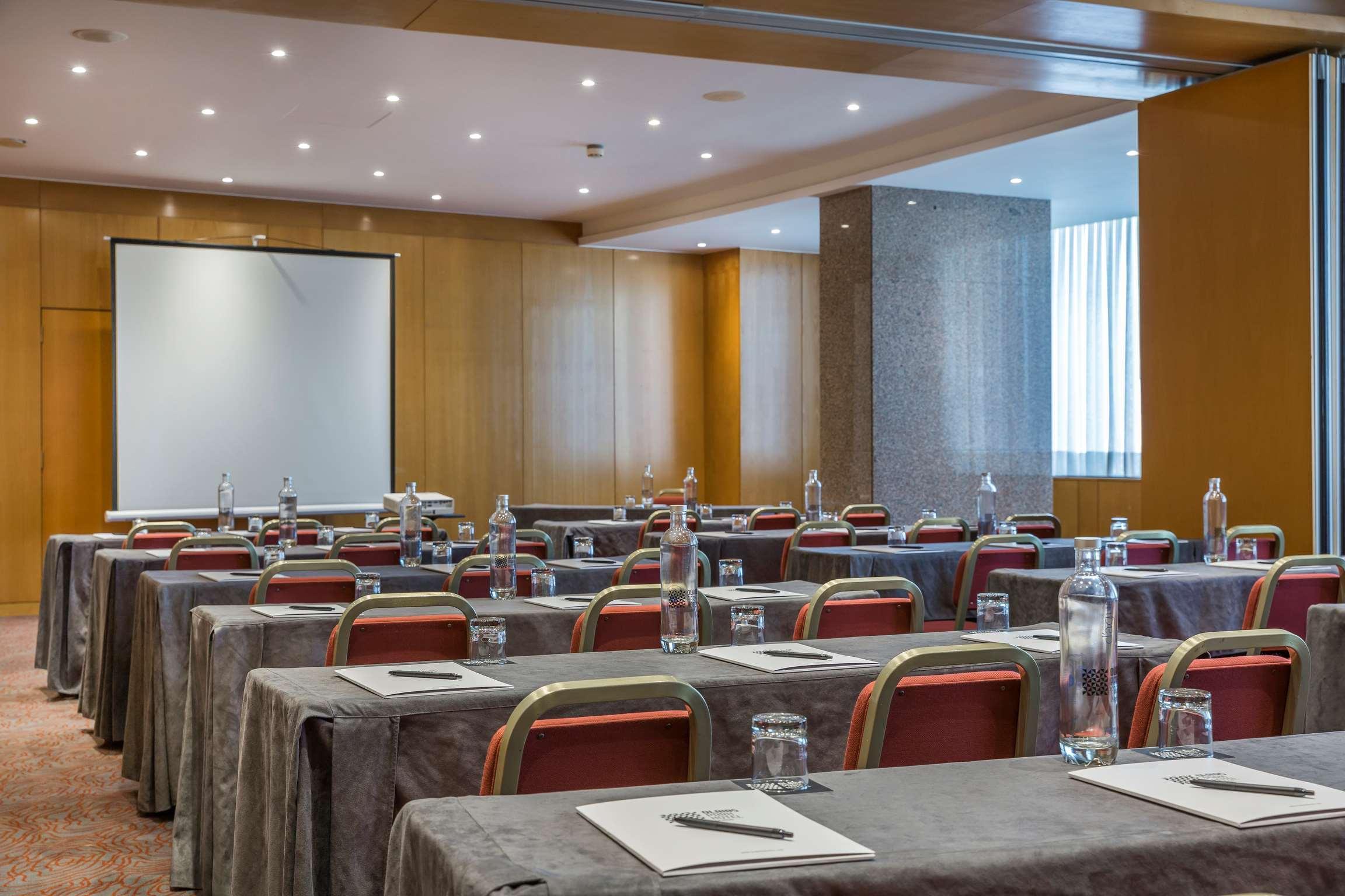 Ramada By Wyndham Lisbon Hotel Bagian luar foto