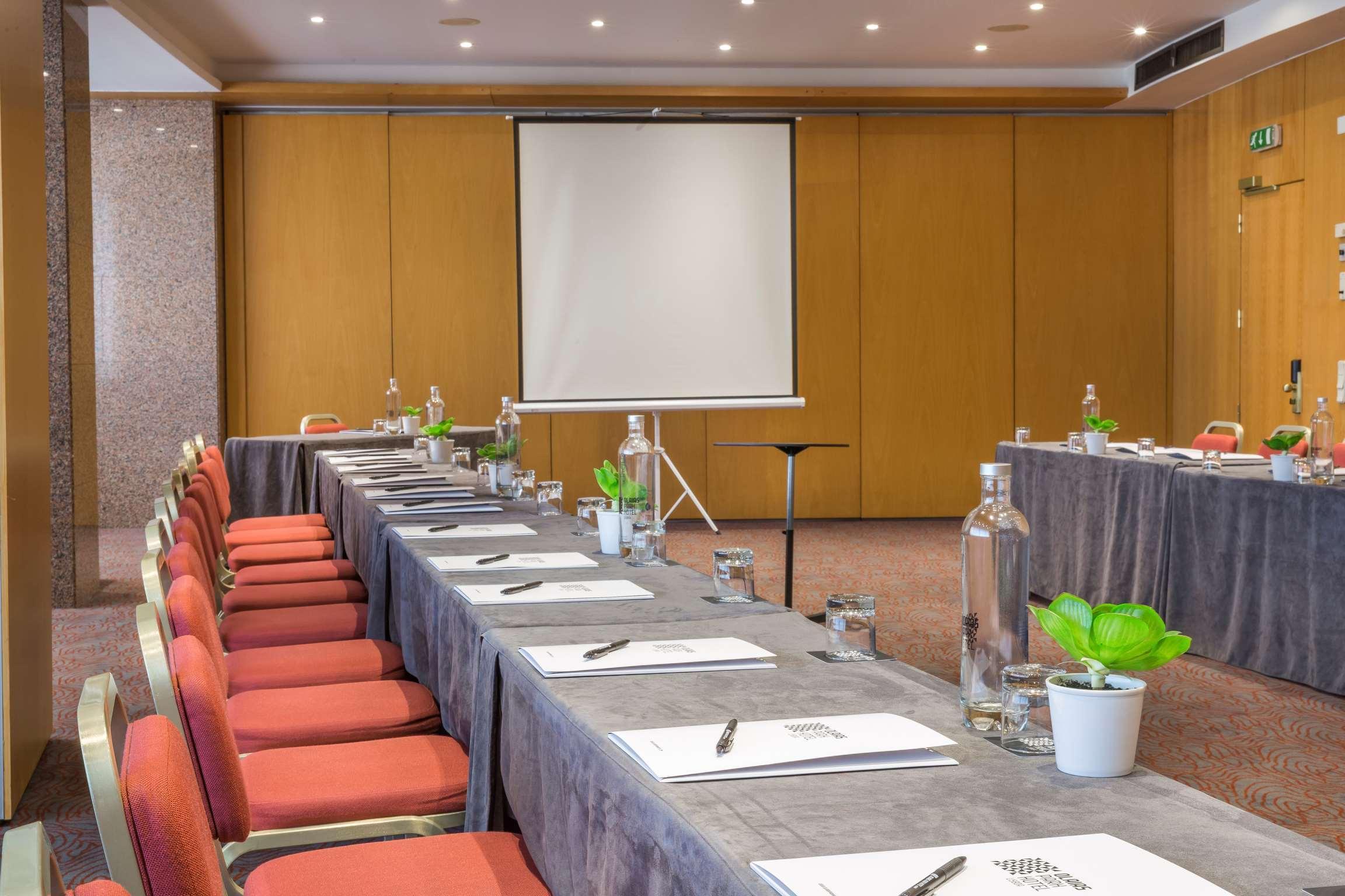 Ramada By Wyndham Lisbon Hotel Bagian luar foto