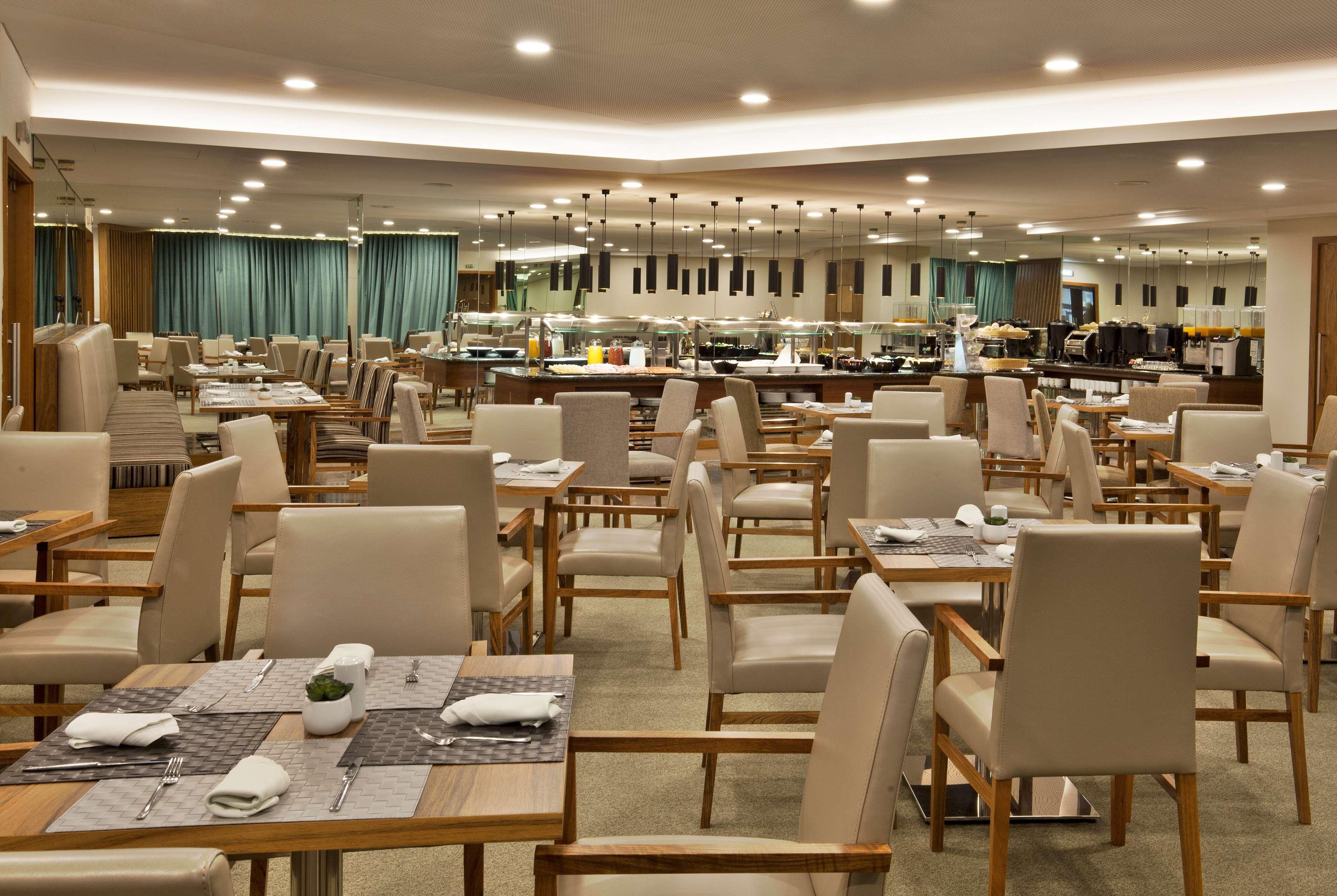 Ramada By Wyndham Lisbon Hotel Bagian luar foto
