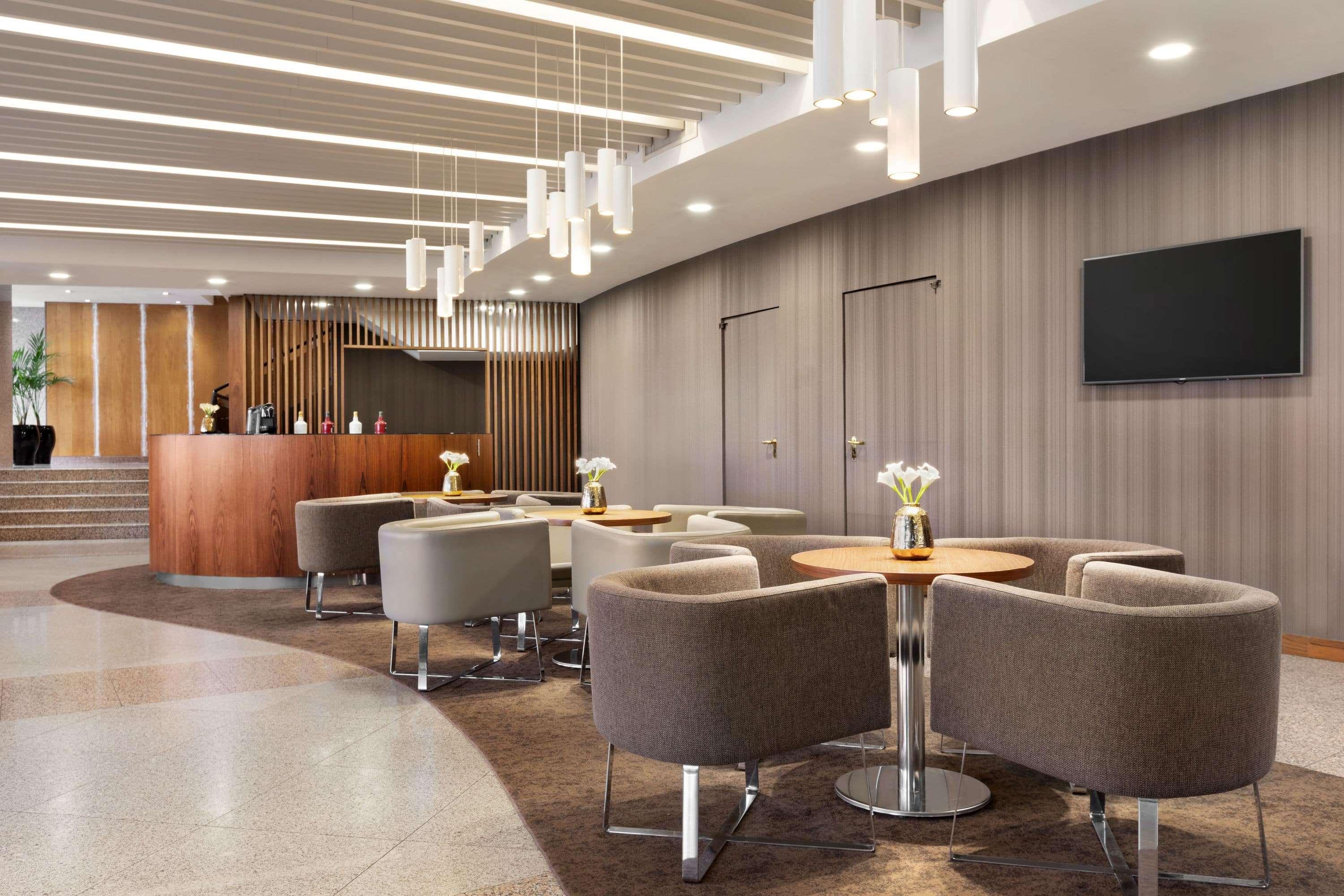 Ramada By Wyndham Lisbon Hotel Bagian luar foto