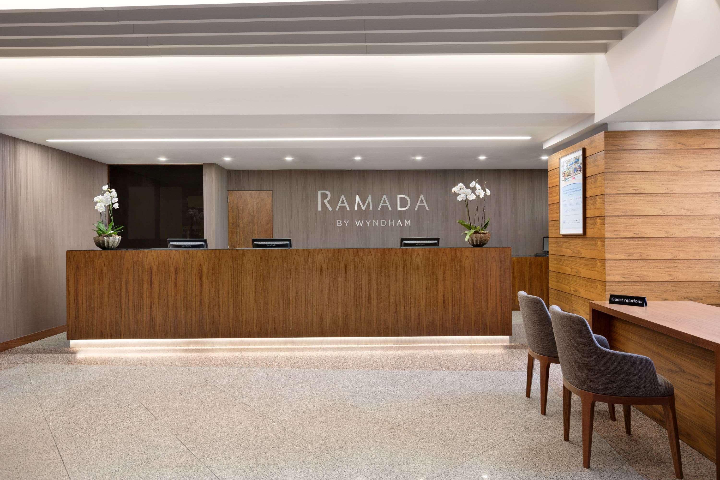 Ramada By Wyndham Lisbon Hotel Bagian luar foto