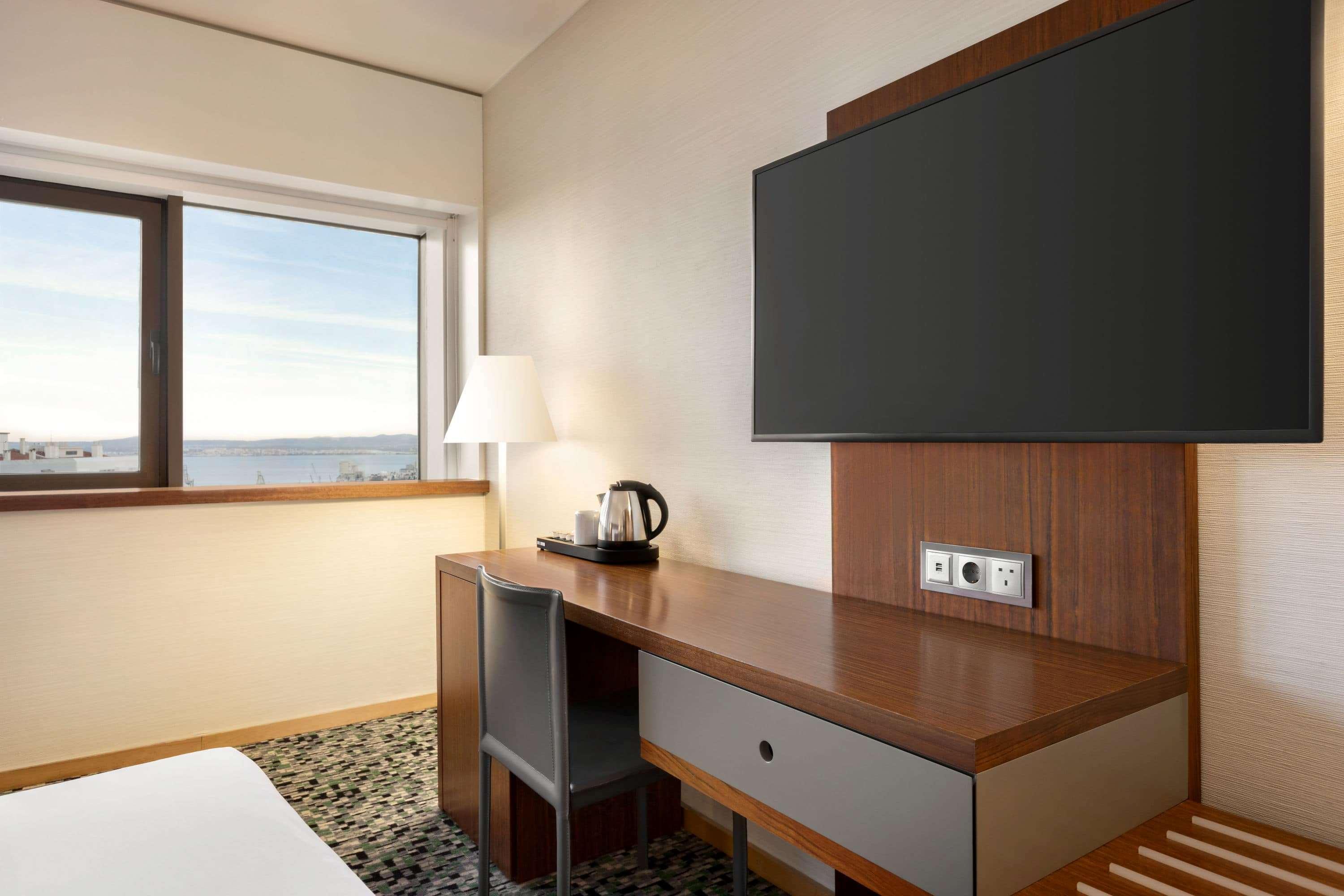 Ramada By Wyndham Lisbon Hotel Bagian luar foto