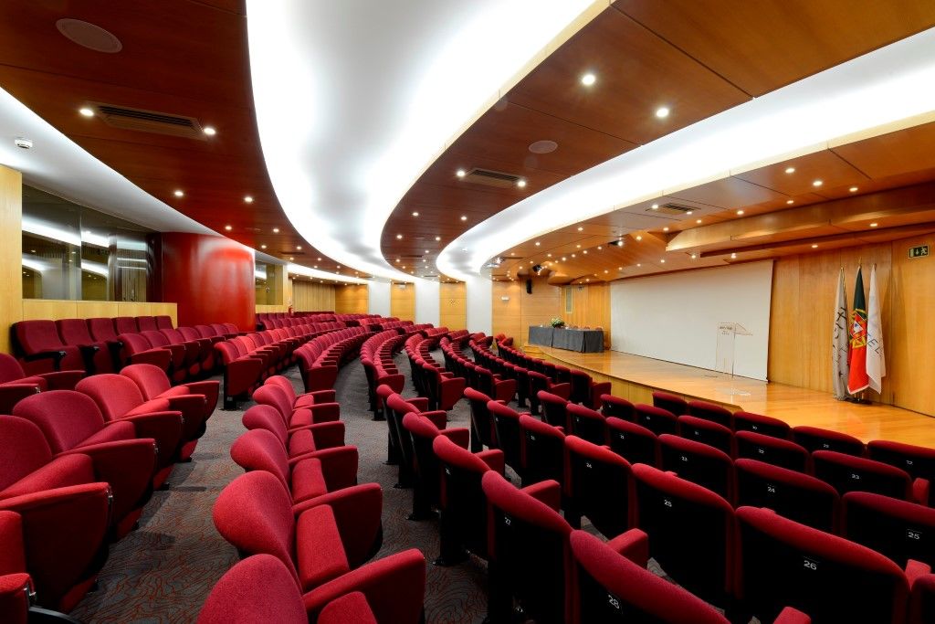 Ramada By Wyndham Lisbon Hotel Bagian luar foto